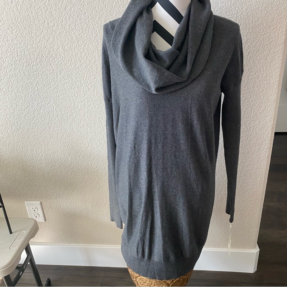Kaisely || gray cowl neck sweater tunic